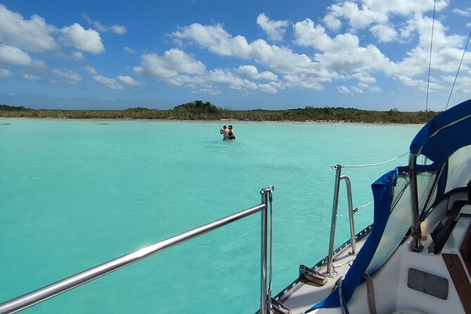 Slow Sailing Bacalar Experience with snack and drinks - The sailboat experience: small group, calm ride, real crew attention