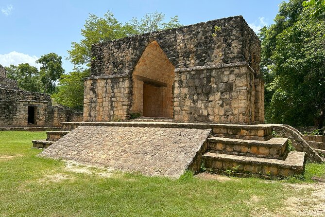 Small Group Tour to Chichen Itza, Cenote and Ekbalam from Cancun - Small group pacing, air-conditioned comfort, and English guides