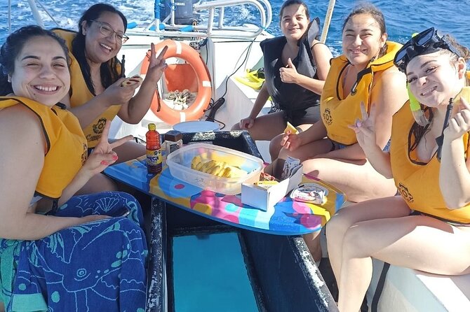 Snorkel along the coast, explore two reefs by Chivis del Mar - Two Reefs, One Calm Boat on Chivis del Mar
