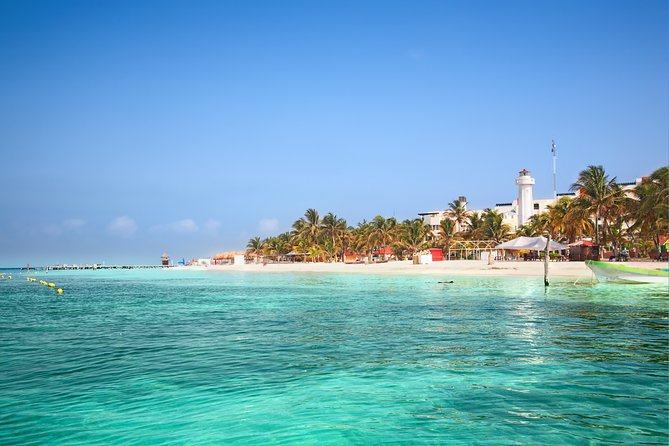 Snorkeling in Isla Mujeres, Luxury Sailing- PRIVILEGE - Crew matters: Bryan, Kevin, Rene, and photographer Mirasol