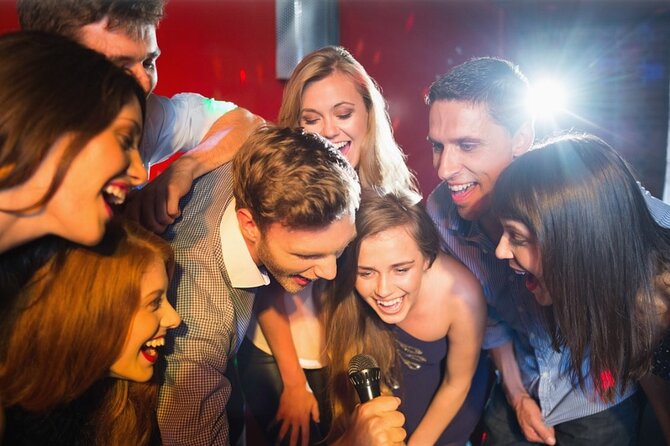 Social Pubcrawl Barcrawl Tulum - A 9:00 pm crawl that works when you want nightlife without a map