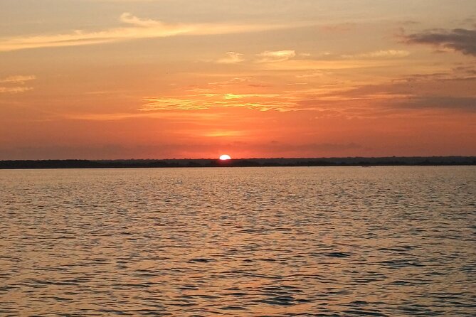 Sunrise on Paddleboard with breakfast in the lagoon of 7 colors - On-board breakfast: coffee, fruit, and a sweet snack done right