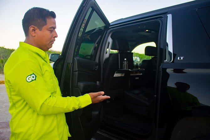 Suv departures from Playa del Carmen to Cancun Airport - What the pickup actually feels like at your hotel lobby