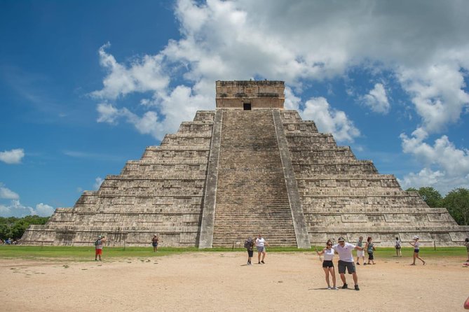 The best tour in Chichén Itzá, Valladolid and Cenote - Lunch buffet, tequila, and chocolate tasting: small extras, real comfort