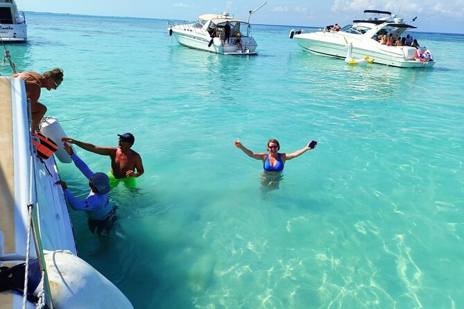 Tour Isla Mujeres Premium - The Morning Run: From Playa Tortugas to El Meco