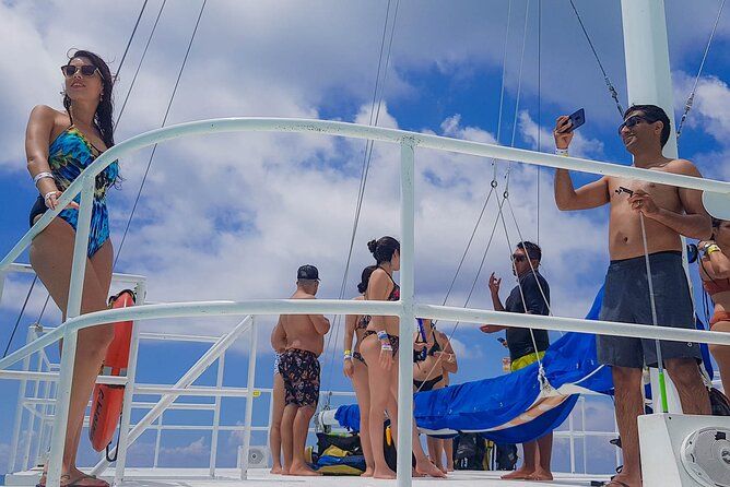 Tour to Cozumel by Catamaran with Snorkeling and Buffet Lunch - Ferry from Playa del Carmen to Cozumel: plan for the rhythm