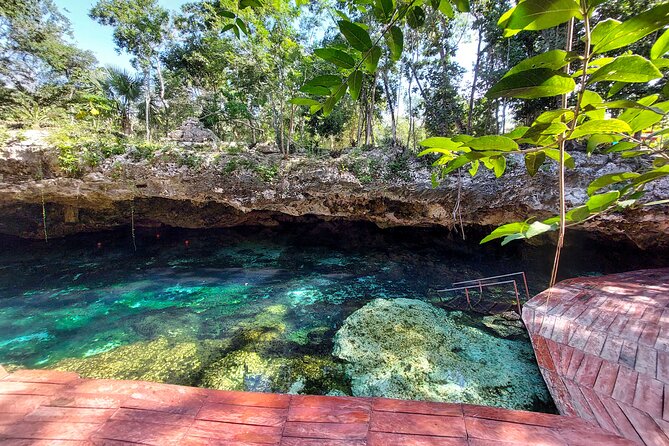 Tour to Tulum and cenote with swimming with turtles from Riviera Maya - Stop 1 in Riviera Maya: the morning pickup stretch