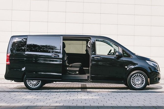 Transfer in Luxury Mercedes Benz Minivan - Mercedes V250 style ride, with comfort you can feel