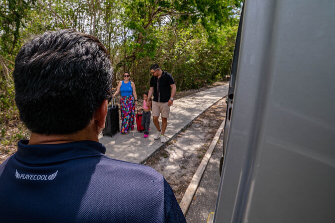 Transporte Privado del aeropuerto de Cancún a Cancún o Riviera - Cancún Airport Pickup That Actually Finds You