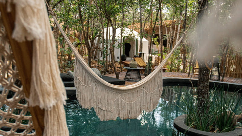 Tulum: Floating Breakfast in The Yellow Nest (Day Pass) - Floating breakfast on a tray: more than a gimmick