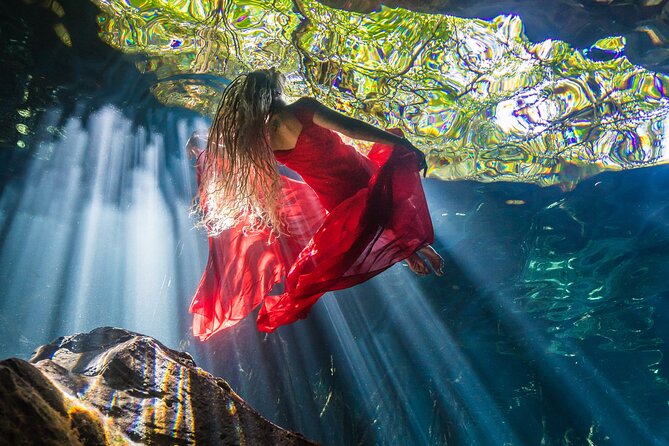 Underwater Photo Shoot Experience in Cenote - What it feels like: an underwater shoot with a calm, human pace