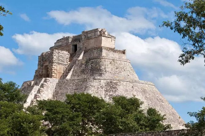 Uxmal and Choco Story Private Tour - Uxmal: Walk the Ruins When It’s Easier to Breathe