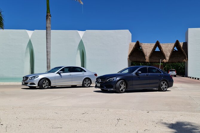 VIP Chichen Itza Private Tour - Luxury Car - Chichen Itza with a guide who can explain the architecture