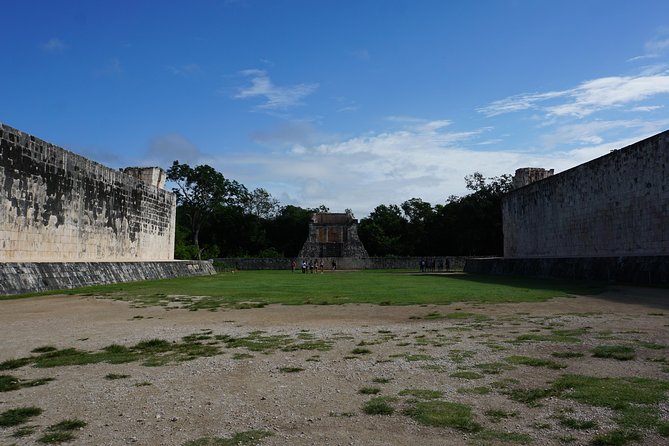 VIP Chichen Itza Private Tour - Luxury Car - Valladolid on foot, plus lunch where locals actually eat