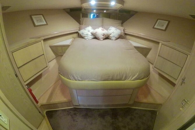 VIP YACHT up to 28 passengers - Isla mujeres snorkel - On-Board Vibe: Bluetooth Music, Open Bar, and the Little Comforts