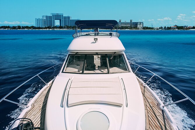 Yacht Meridian 40FT Best Private Rental in Cancun - Drinks on board: clarify before you roll