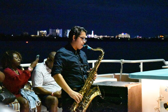Your Romantic Dinner in Cancun, includes national open bar and live music - Who should book this Cancun romantic dinner cruise